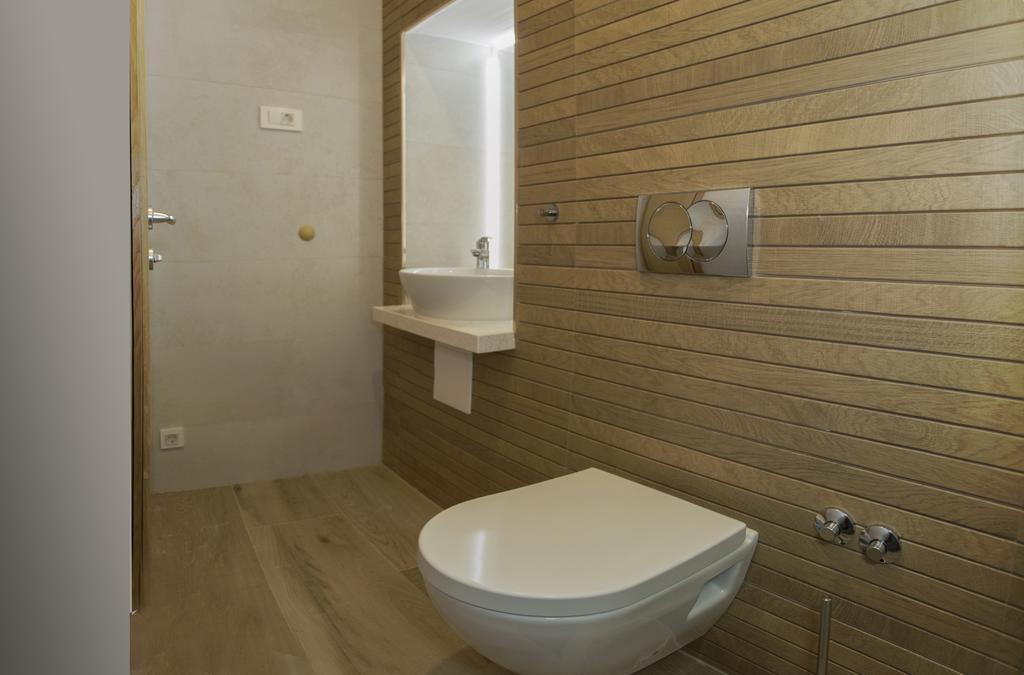 Situs Residence Split Exterior photo